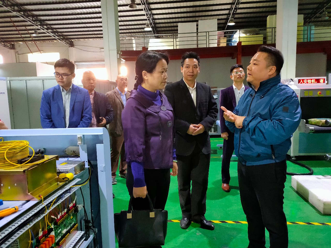 東城政法委領(lǐng)導(dǎo)率隊(duì)考察指導(dǎo)守門神科技集團(tuán)“平安文化”建設(shè)情況 東城政法委領(lǐng)導(dǎo)率隊(duì)考察指導(dǎo)守門神科技集團(tuán)“平安文化”建設(shè)情況